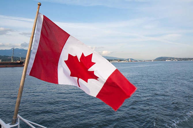 移民系统漏洞，导致加拿大超额接受7300份移民申请